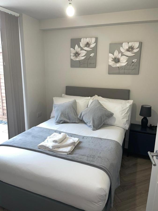Wimbledon Luxury 3Bedroom Apartment เรนส์พาร์ค ภายนอก รูปภาพ